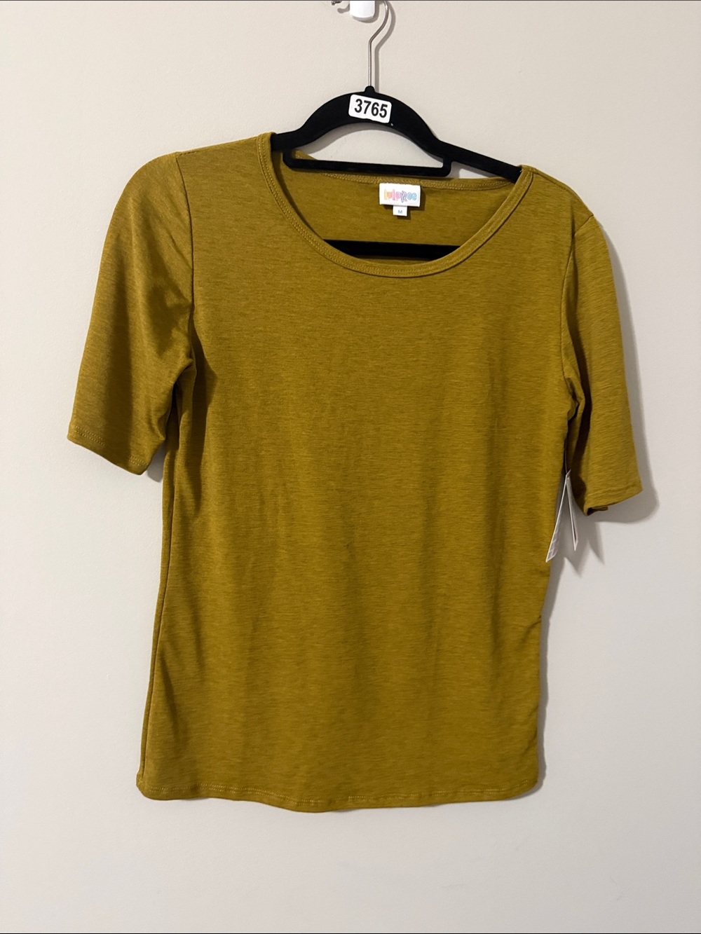 LuLaRoe Short Sleeve Scoop Neck Tee in Mustard Green